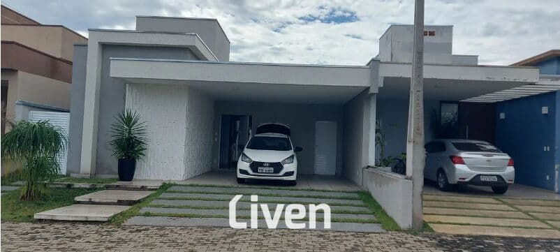 CASA À VENDA, CONDOMÍNIO FECHADO, 3 QUARTOS, 250 M²!!