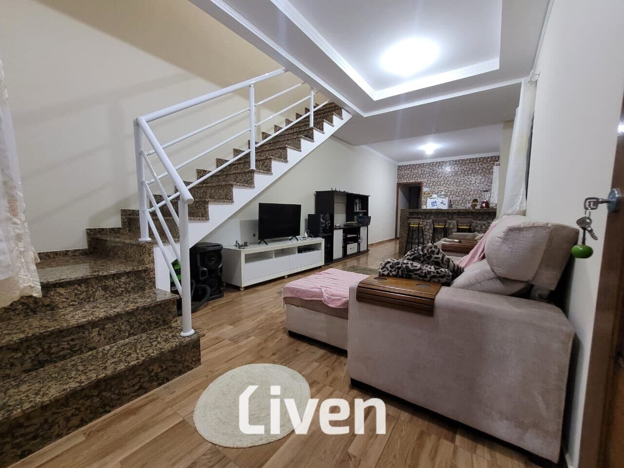 SOBRADO À VENDA COM 3 QUARTOS, 150M²