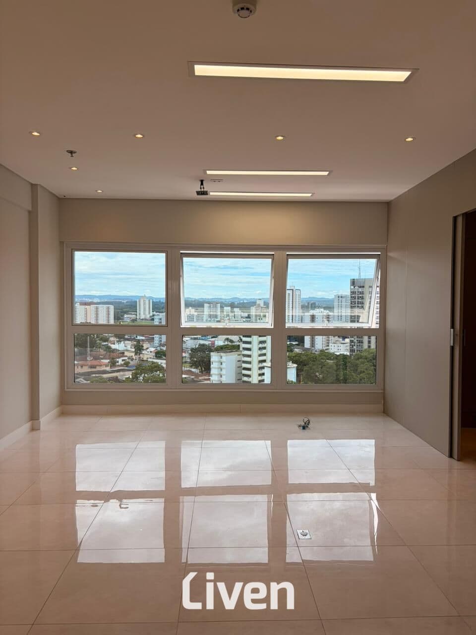 SALA COMERCIAL À VENDA DE 37M²
