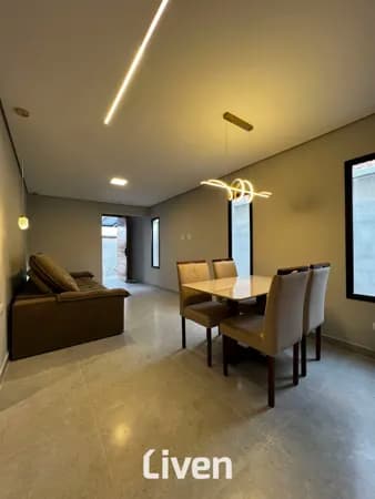 CASA À VENDA COM 3 QUARTOS, 120M²