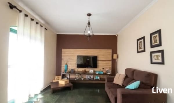Sobrado à Venda em Jardim Bela Vista, São José dos Campos - SP