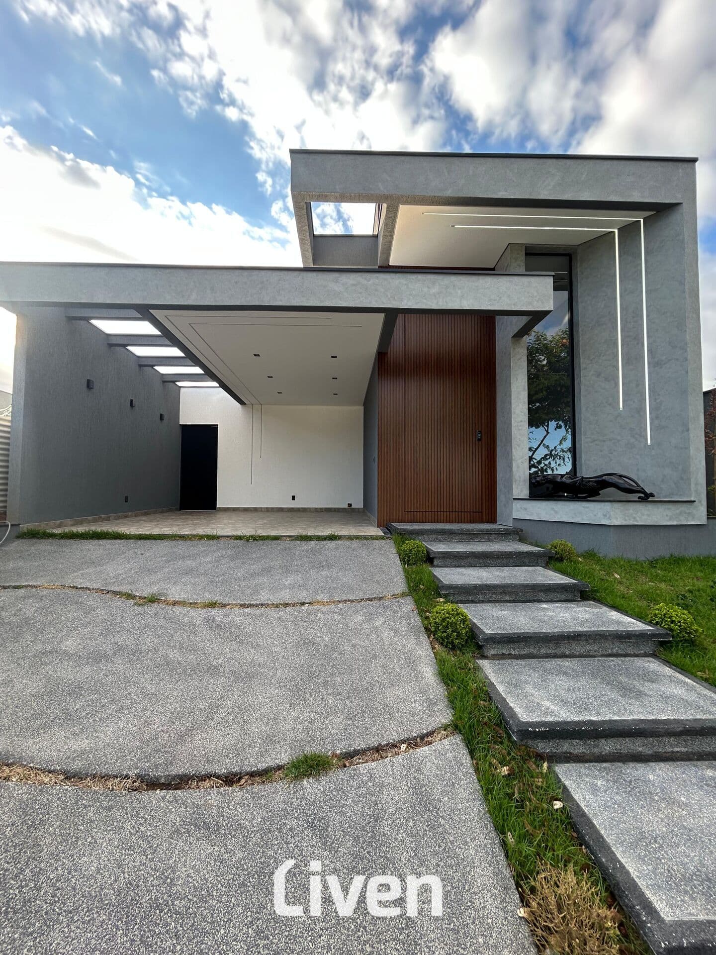 CASA EM CONDOMÍNIO À VENDA COM 3 QUARTOS, 130M² EM CAÇAPAVA