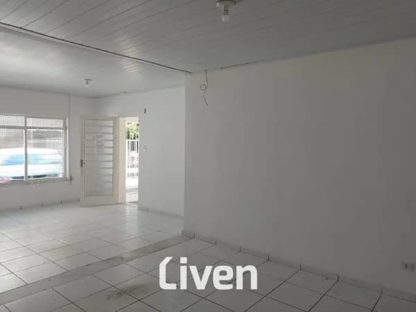 CASA Á VENDA COM 4 QUARTOS, 206M²