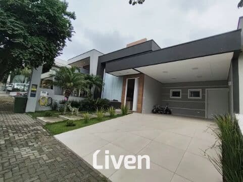 CASA À VENDA EM CONDOMÍNIO FECHADO COM 3 QUARTOS, 148 M² - VIVVA!!