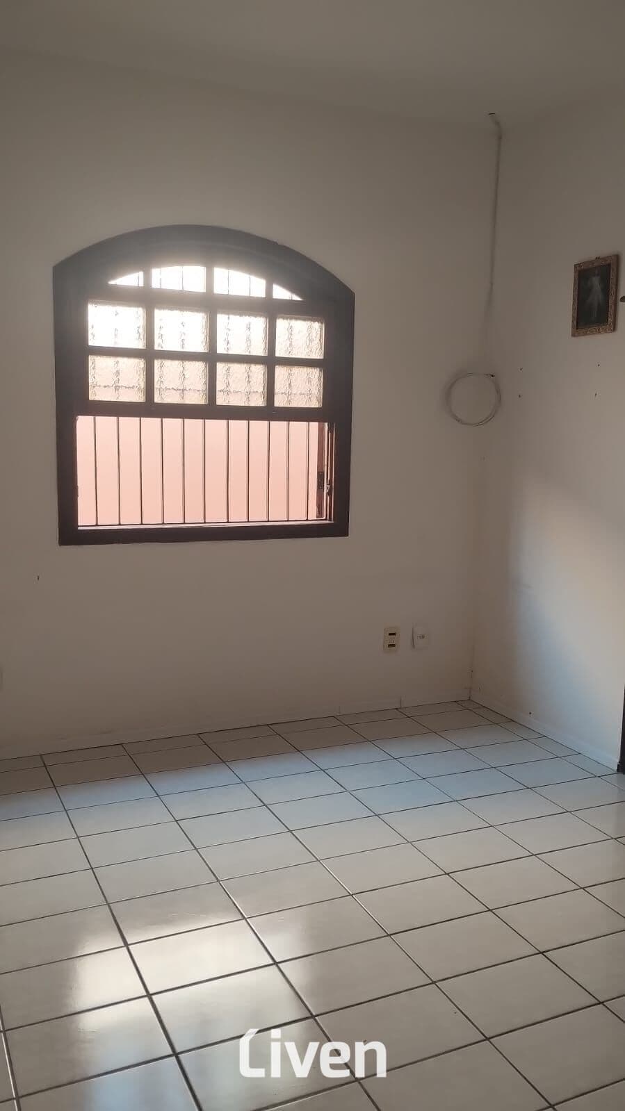 CASA À VENDA COM 3 QUARTOS, 99M²