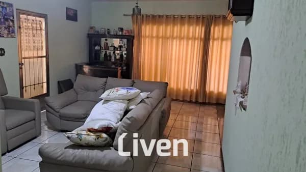 CASA À VENDA COM 5 QUARTOS, 140M²