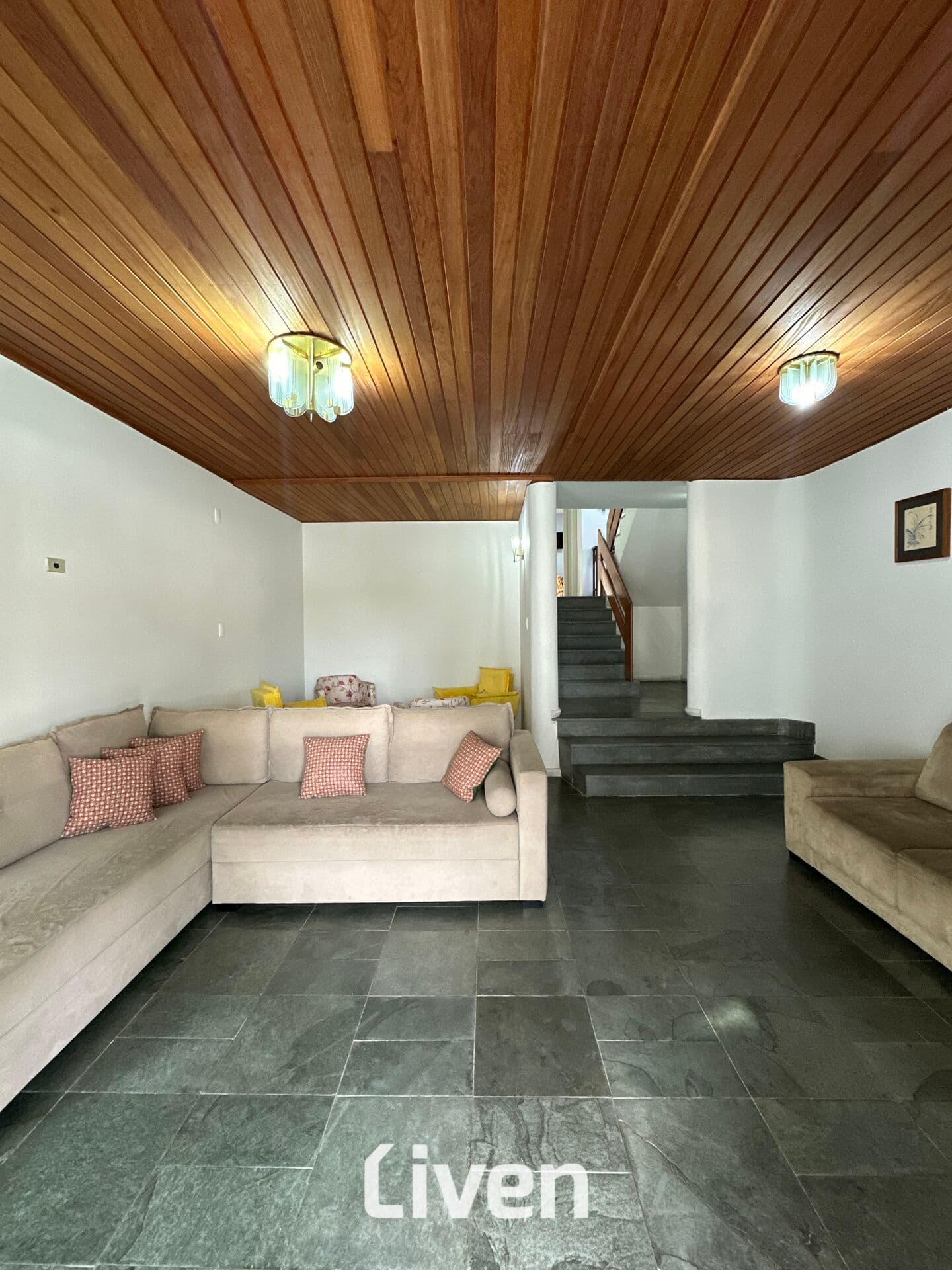SOBRADO À VENDA, 4 QUARTOS, 369 M²!!