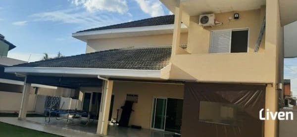 Sobrado à Venda em Jardim Santa Maria, Jacareí - SP