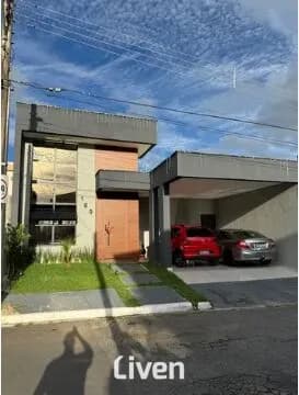 CASA À VENDA COM 3 QUARTOS, 179M²