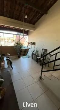 SOBRADO À VENDA COM 2 QUARTO, 250M²
