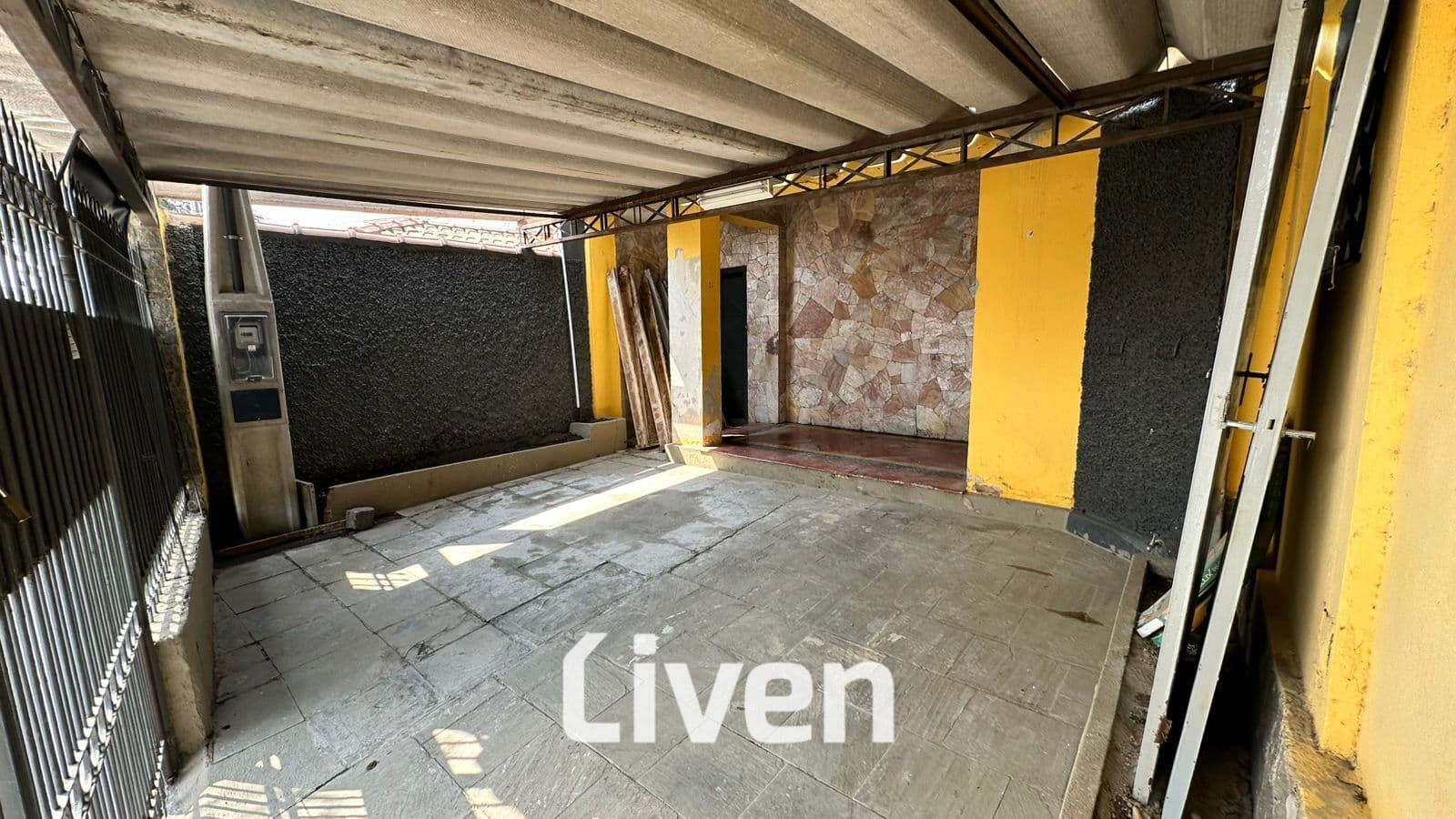 CASA À VENDA, 3 QUARTOS, 300 M²!!