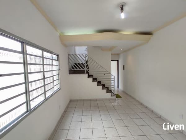 Sobrado à Venda em Jardim Augusta, São José dos Campos - SP
