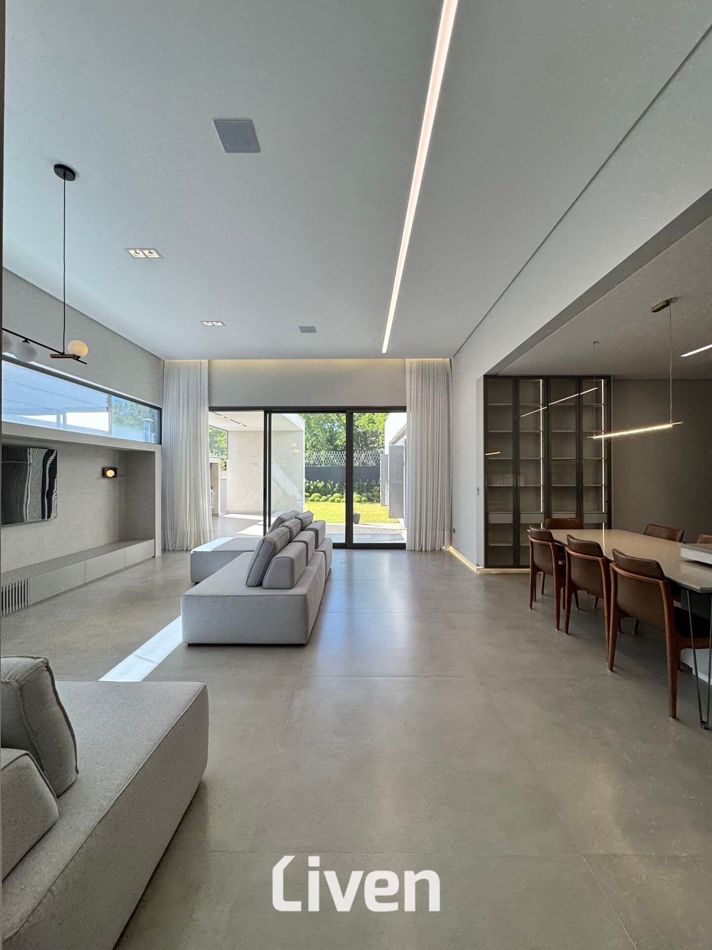 CASA À VENDA EM CONDOMÓNIO COM 3 QUARTOS, 320M² NO JARDIM ESPLANDA