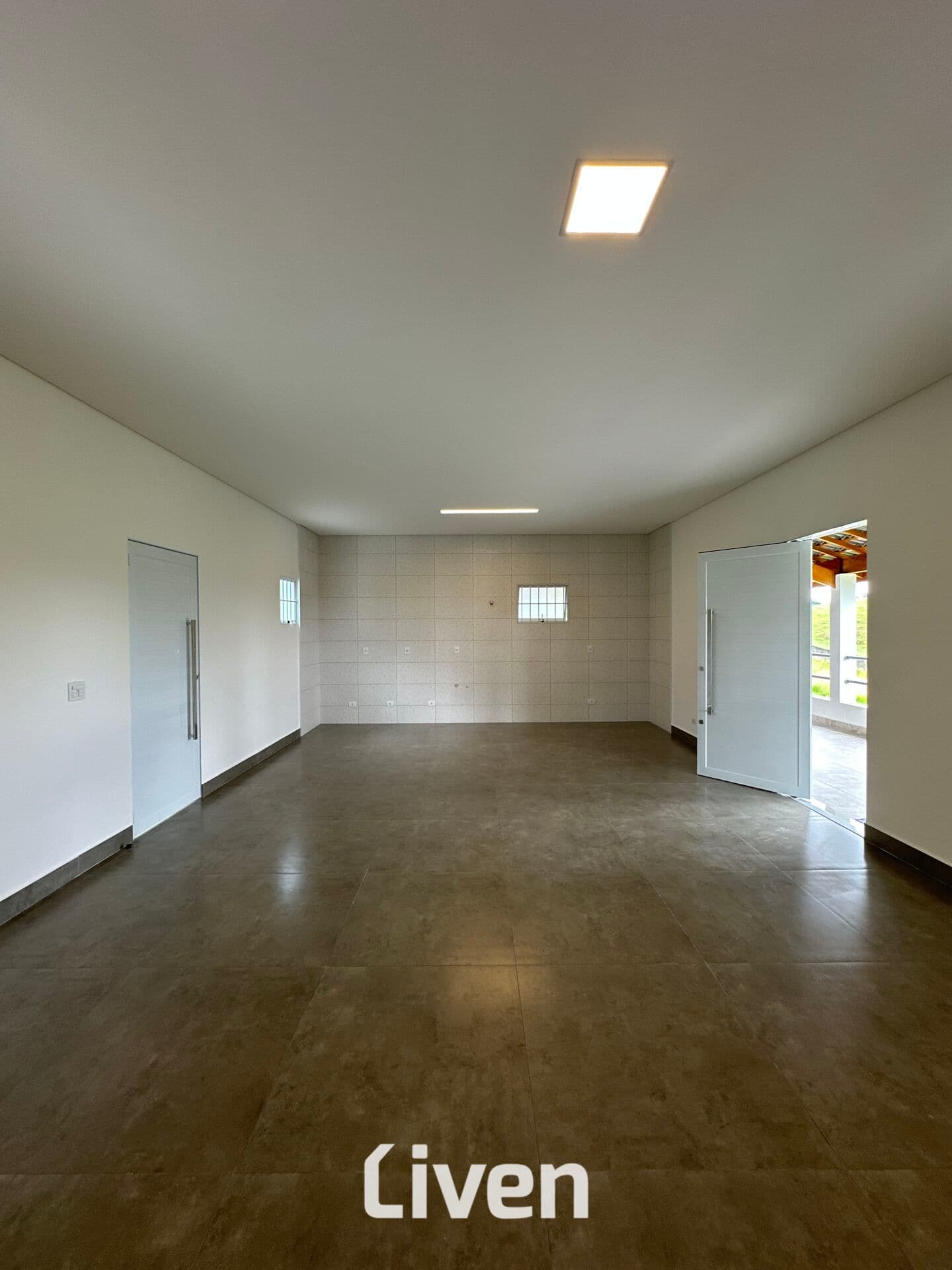 CASA À VENDA, CONDOMÍNIO FECHADO, 3 QUARTOS, 1036 M²!!