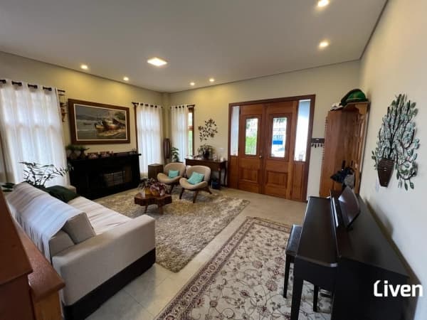 SOBRADO EM CONDOMÍNIO FECHADO, 4 DORMITÓRIOS, 451 M²!!