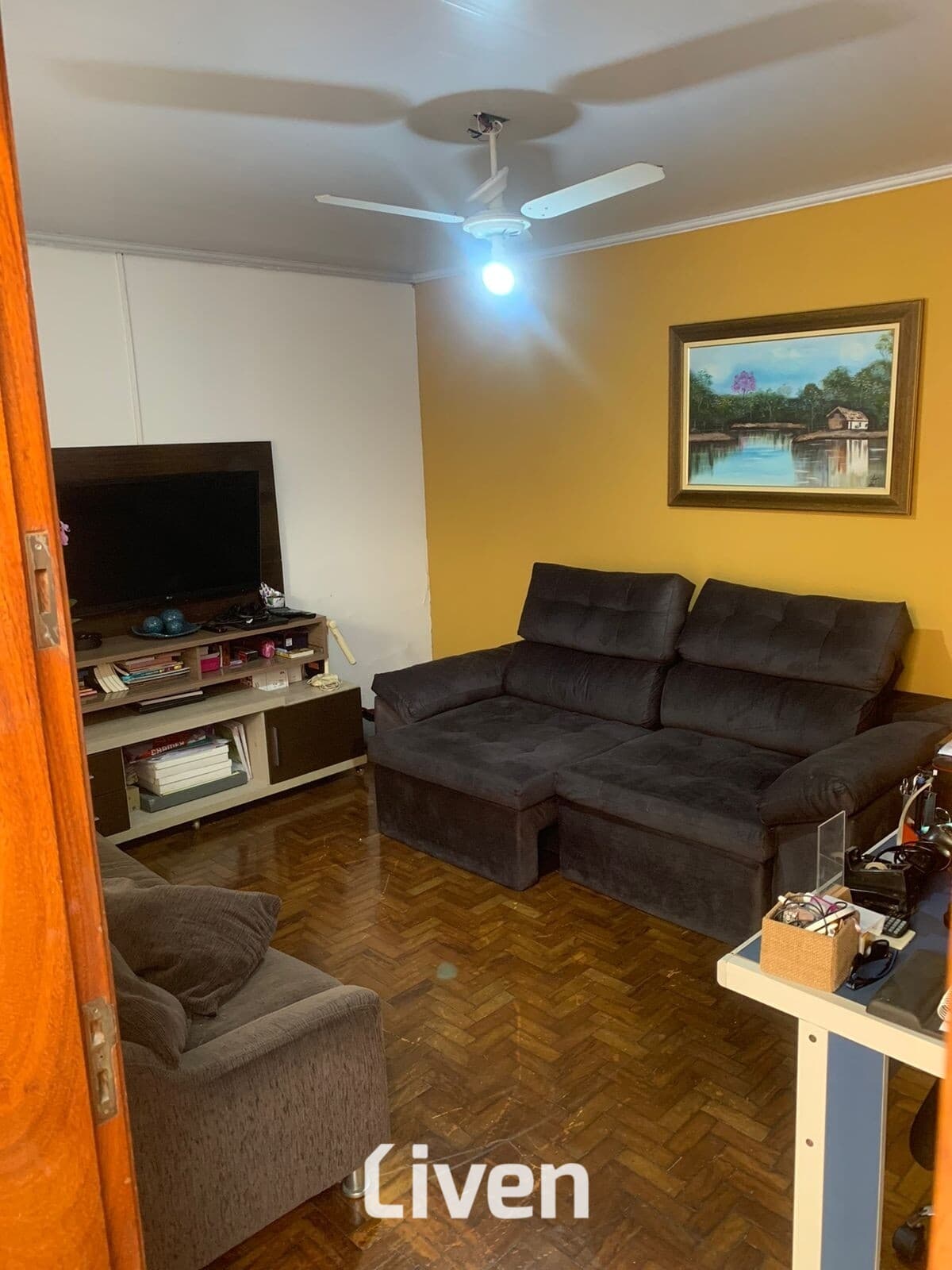 CASA À VENDA COM 2 QUARTOS, 69m²