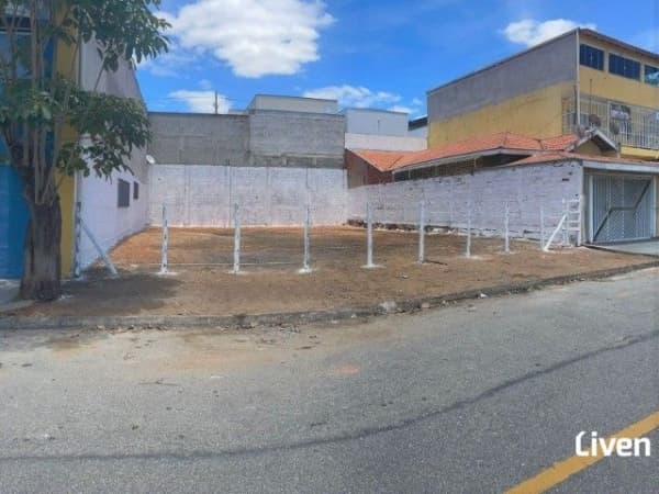 Terreno 280m² em boa localização de Jacarei