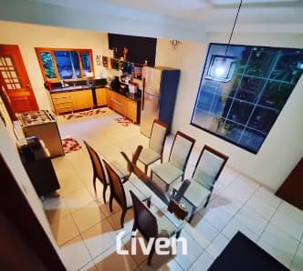 SOBRADO À VENDA, 3 QUARTOS, 175 M²!!