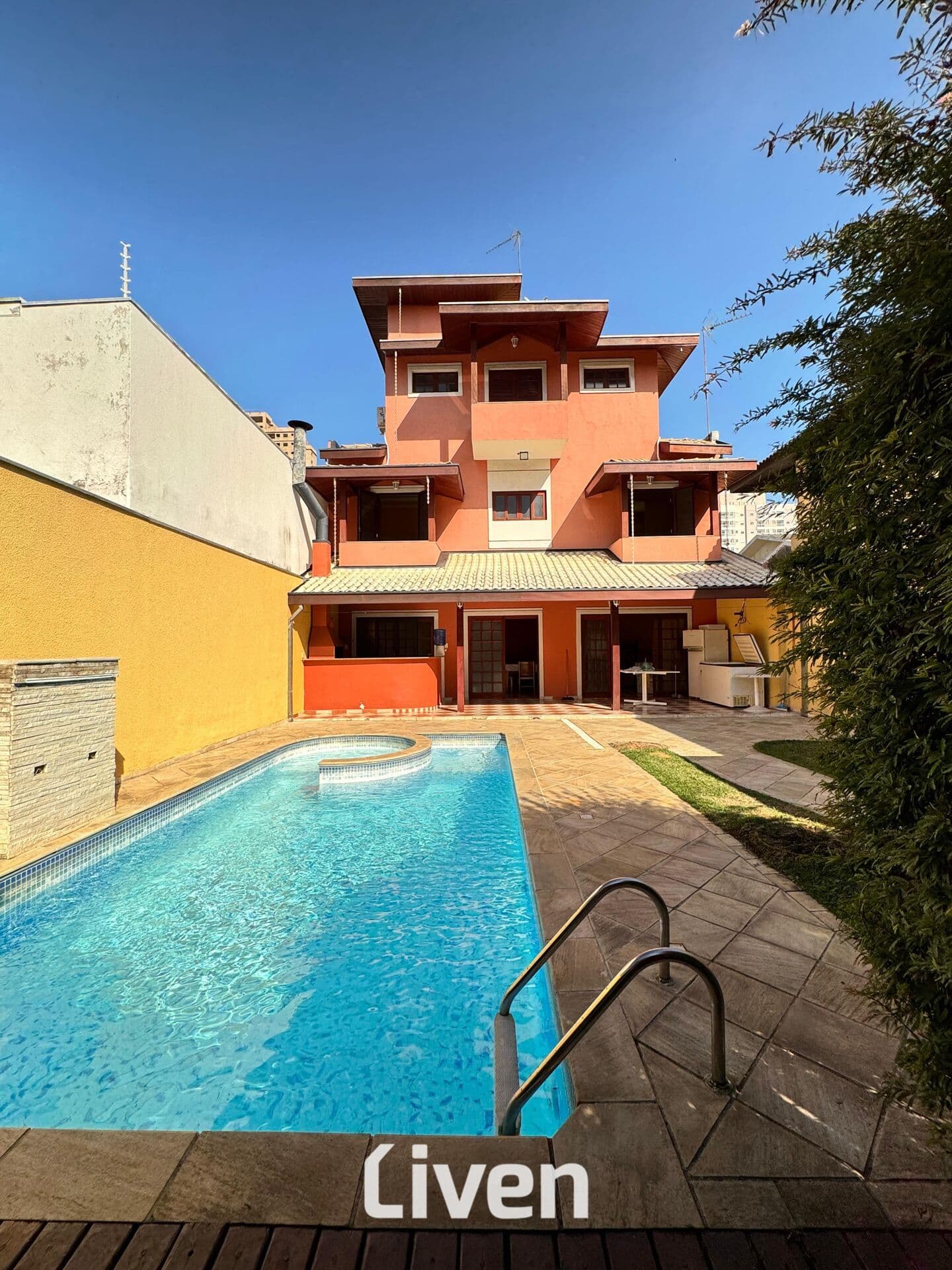 SOBRADO À VENDA COM 3 QUARTOS, 203 M² NO VILLA BRANCA.