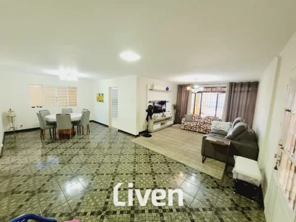 CASA À VENDA COM 3 QUARTOS, 180 M² - JARDIM SATÉLITE!!