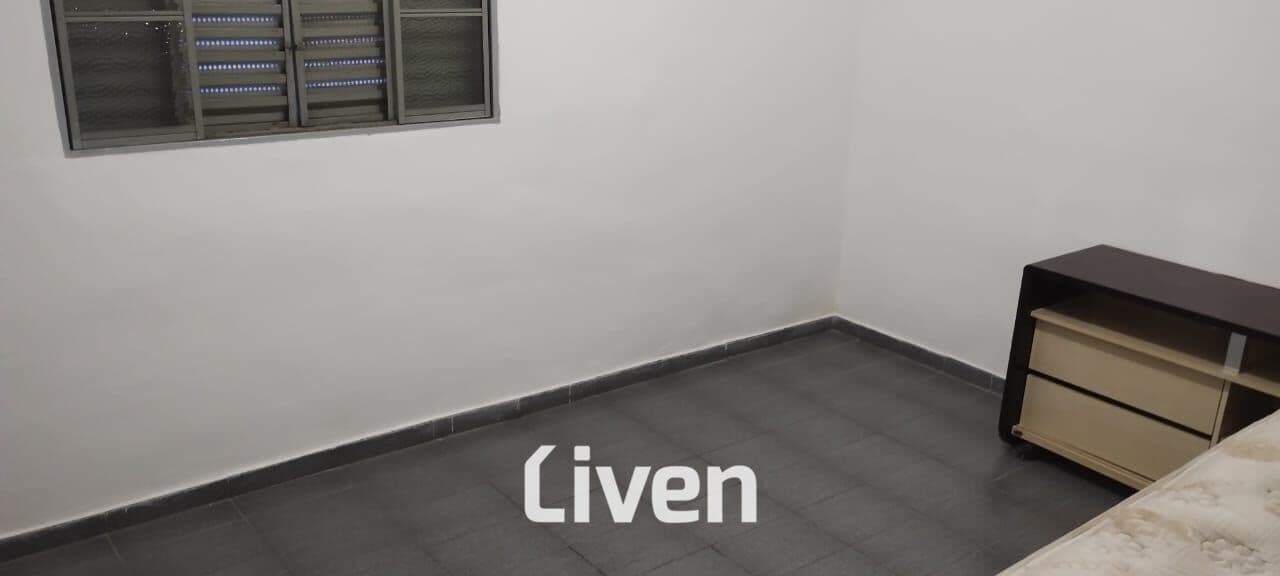 CASA A VENDA COM 5 QUARTOS, 300M²