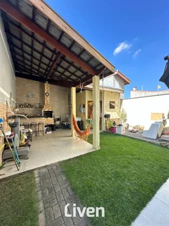 SOBRADO À VENDA, 3 QUARTOS, 175 M²!!