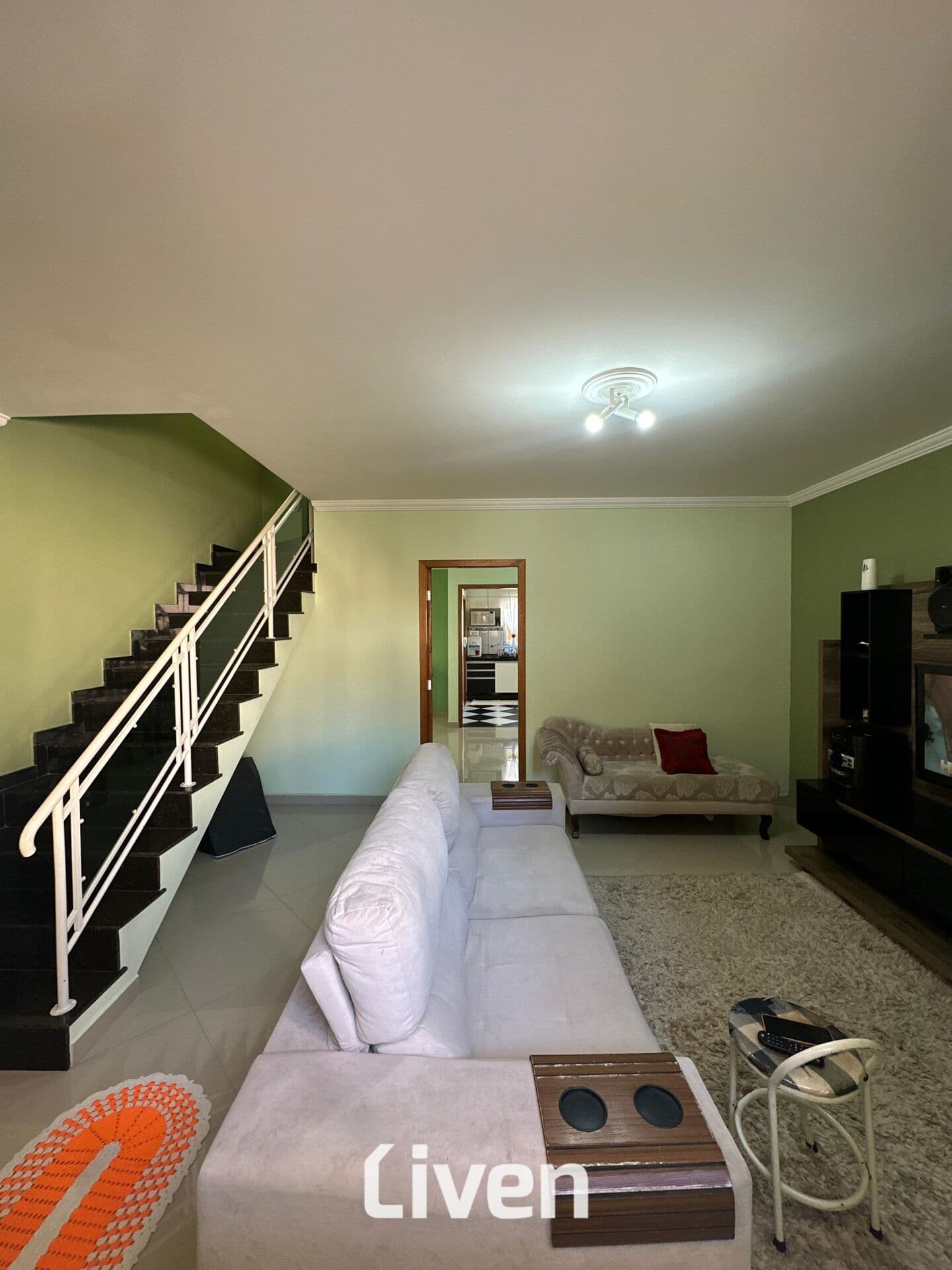SOBRADO À VENDA, 3 QUARTOS, 175 M²!!