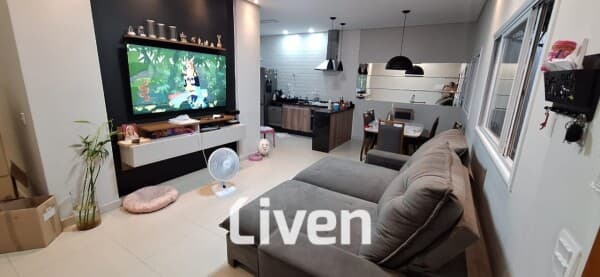 CASA À VENDA COM 3 QUARTOS, 120M²