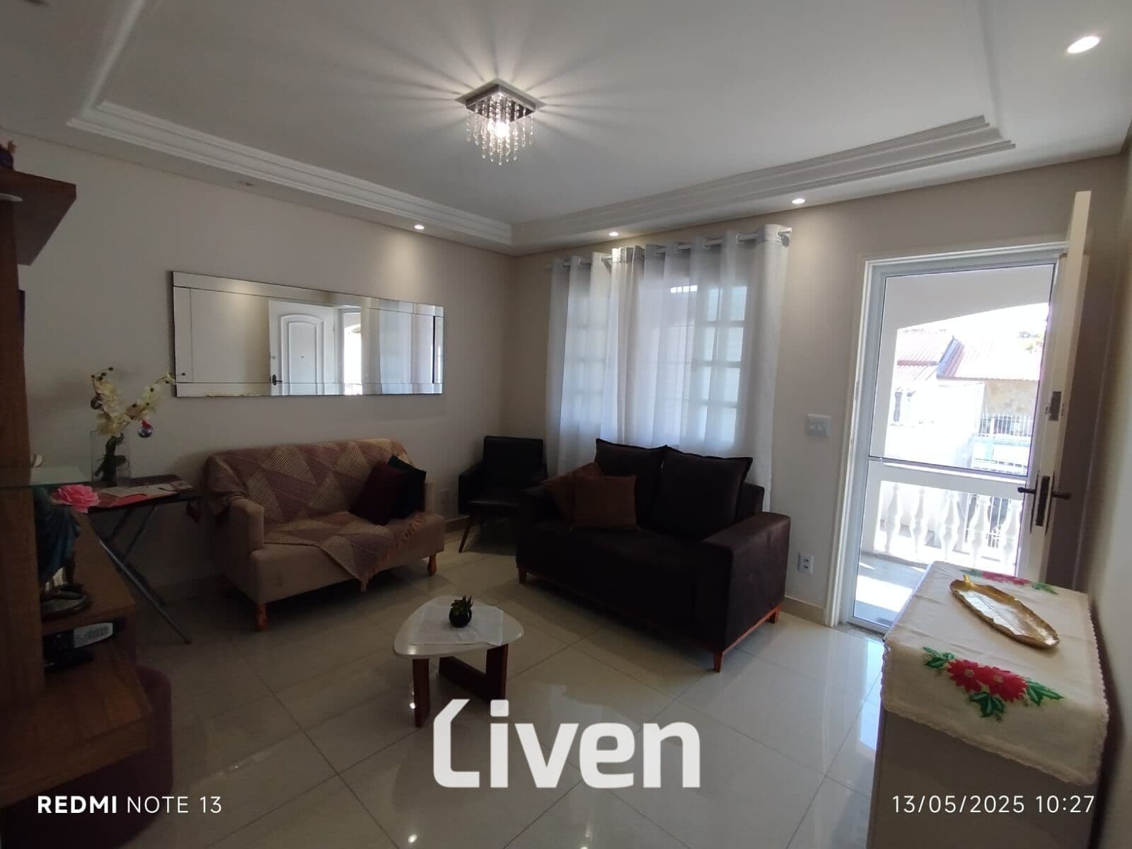 CASA À VENDA COM 2 QUARTOS, 105M²
