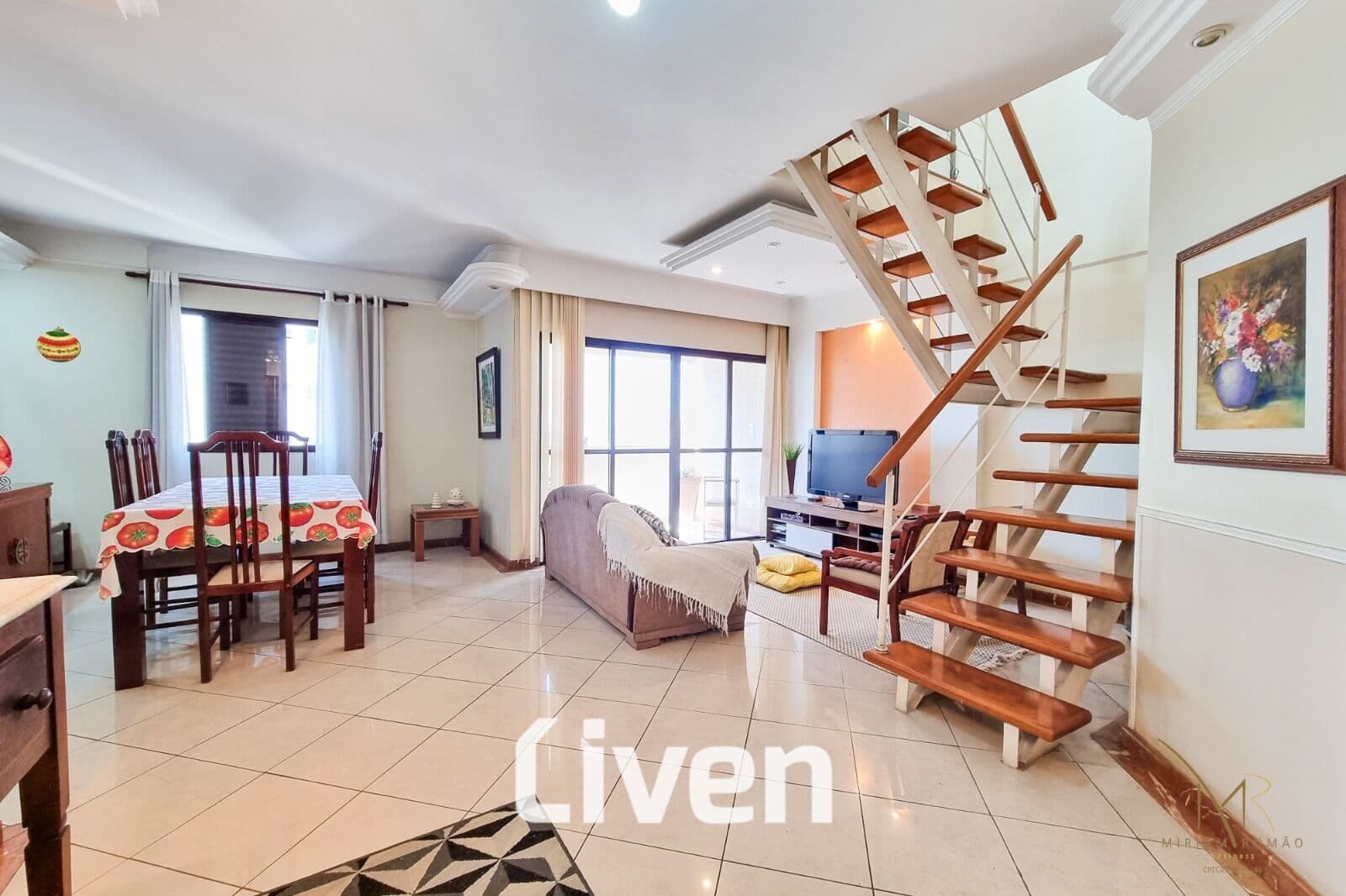 COBERTURA À VENDA COM 3 QUARTOS, 200 M² - JARDIM AQUARIUS!!