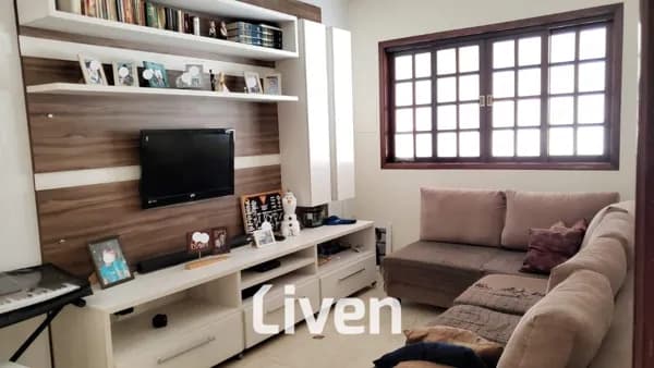 SOBRADO À VENDA COM 2 QUARTOS, 190M²