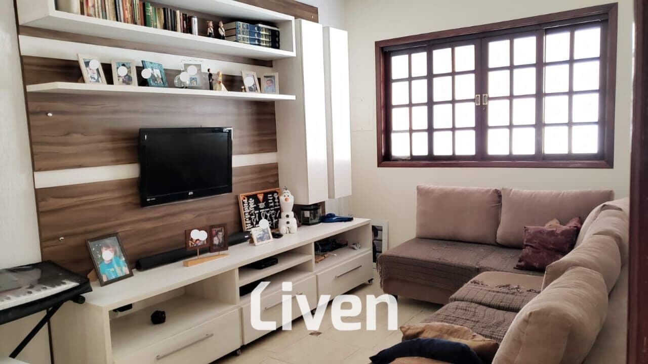 SOBRADO À VENDA COM 2 QUARTOS, 190M²