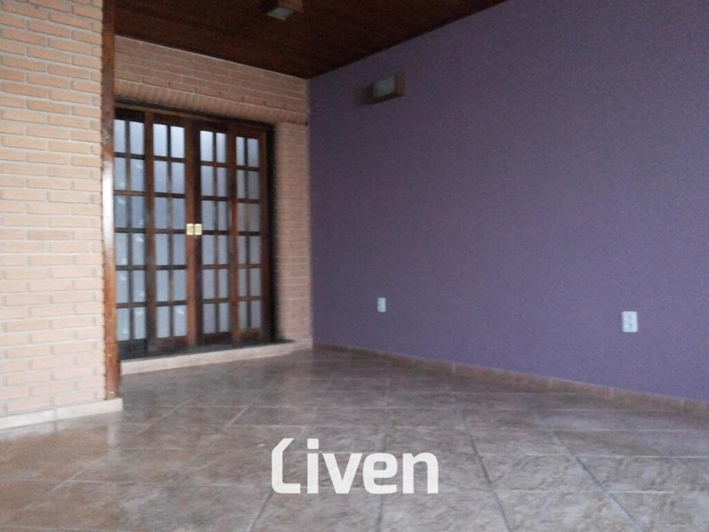 SOBRADO À VENDA COM 3 QUARTOS, 190M²