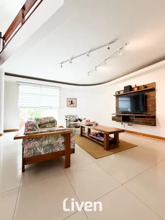 SOBRADO À VENDA COM 3 QUARTOS, 230M²