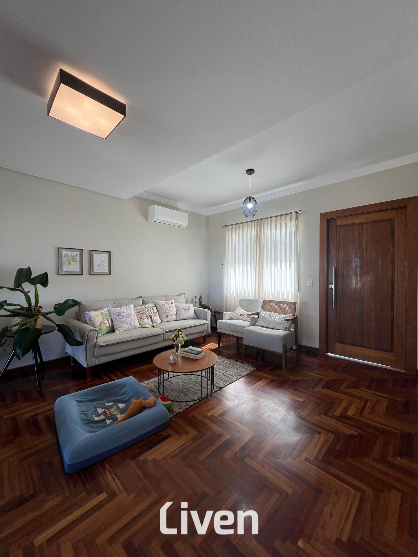 SOBRADO EM CONDOMÍNIO COM 4 QUARTOS, 190M²