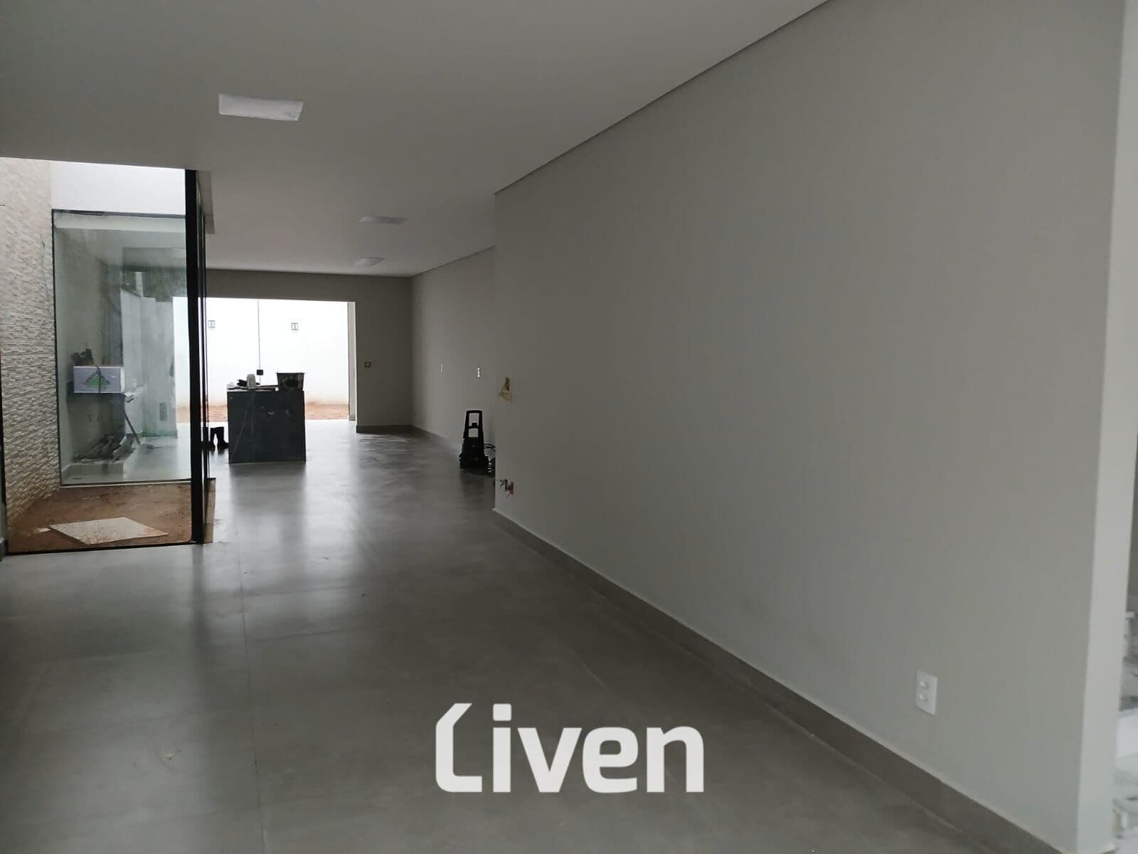 SOBRADO À VENDA COM 3 QUARTOS, 185 M² - JARDIM ORIENTE!!