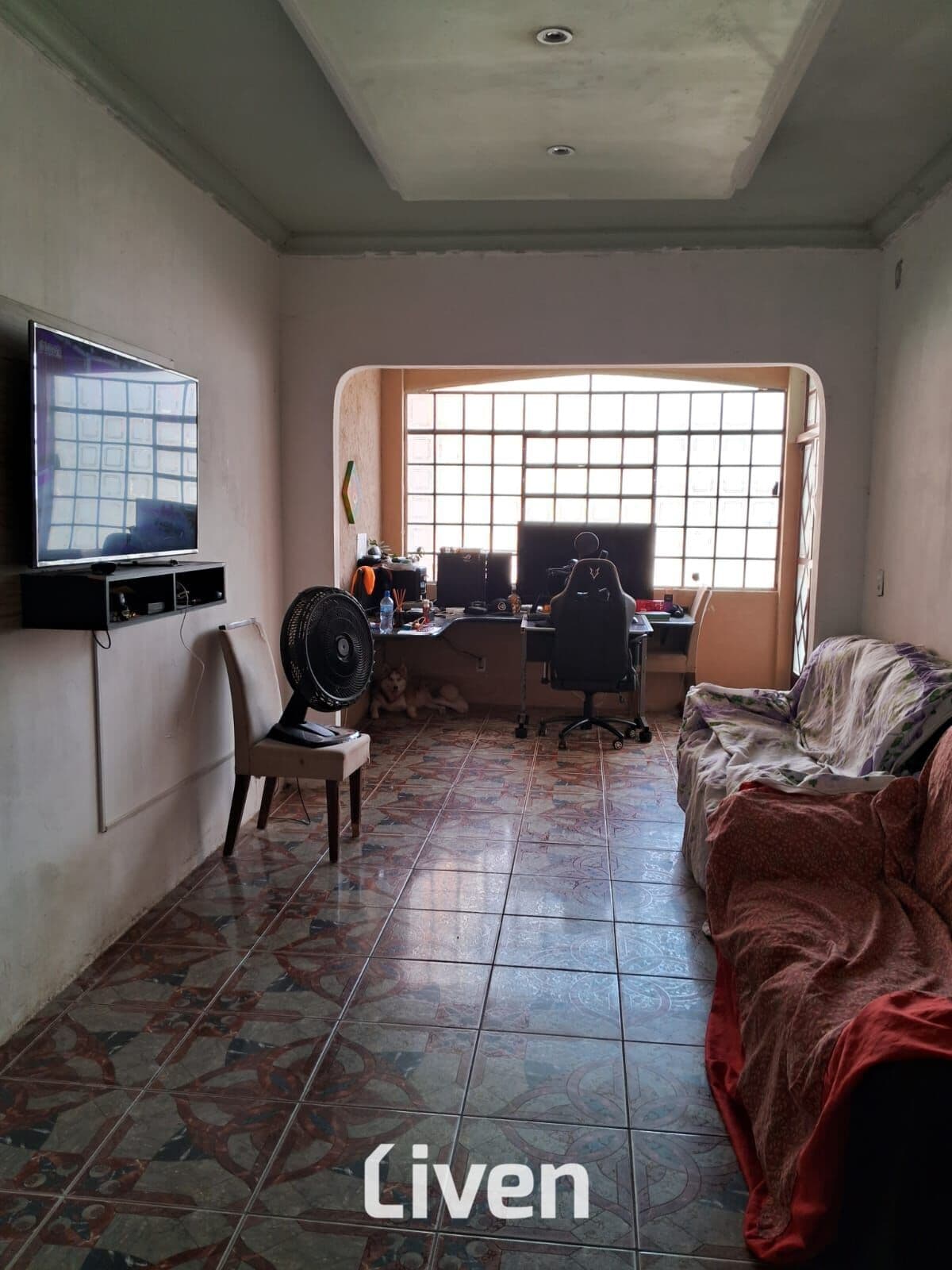 SOBRADO À VENDA, 4 QUARTOS, 250 M²!!
