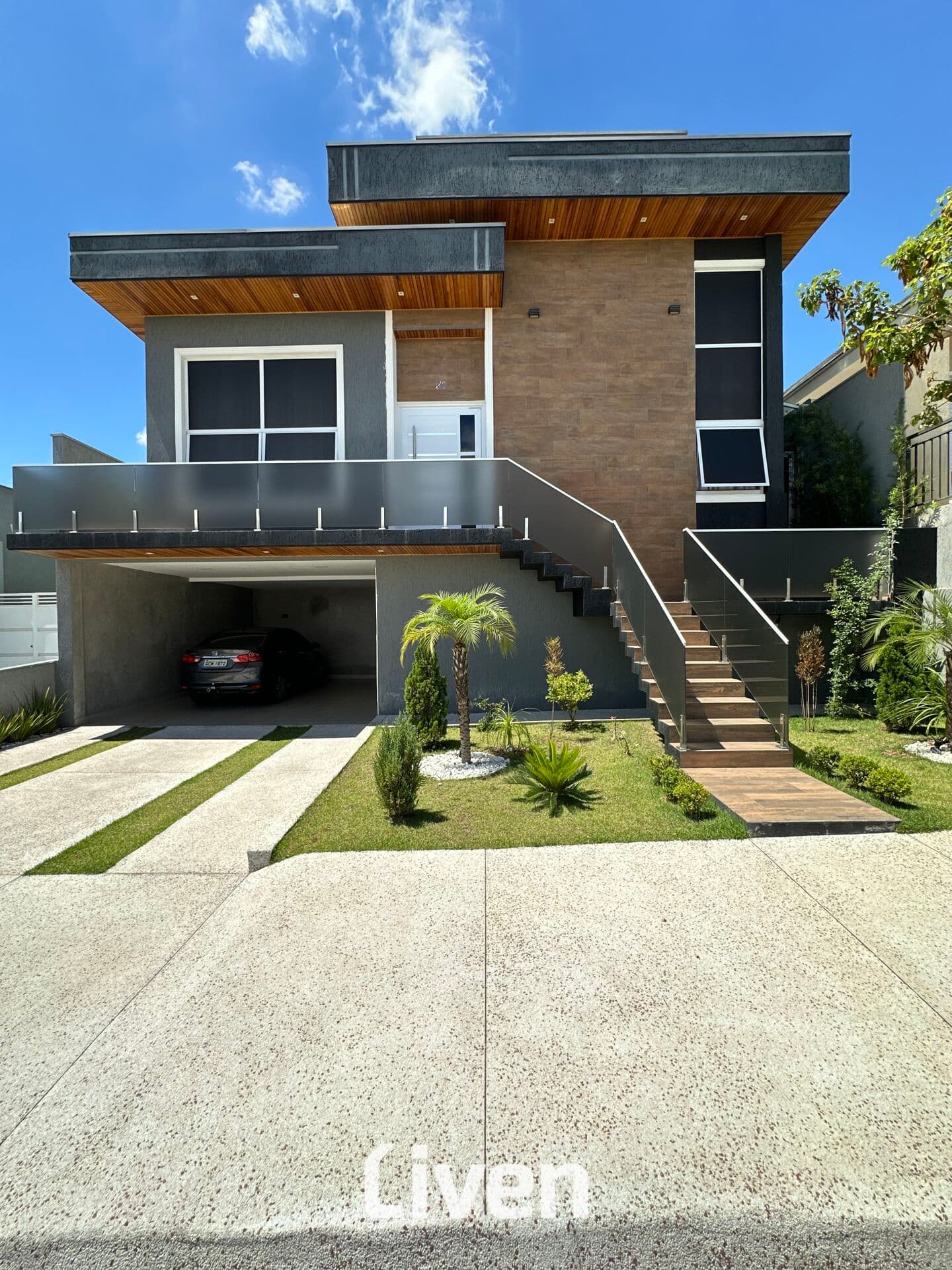 CASA EM CONDOMÍNIO À VENDA COM 3 QUARTOS, 227M²