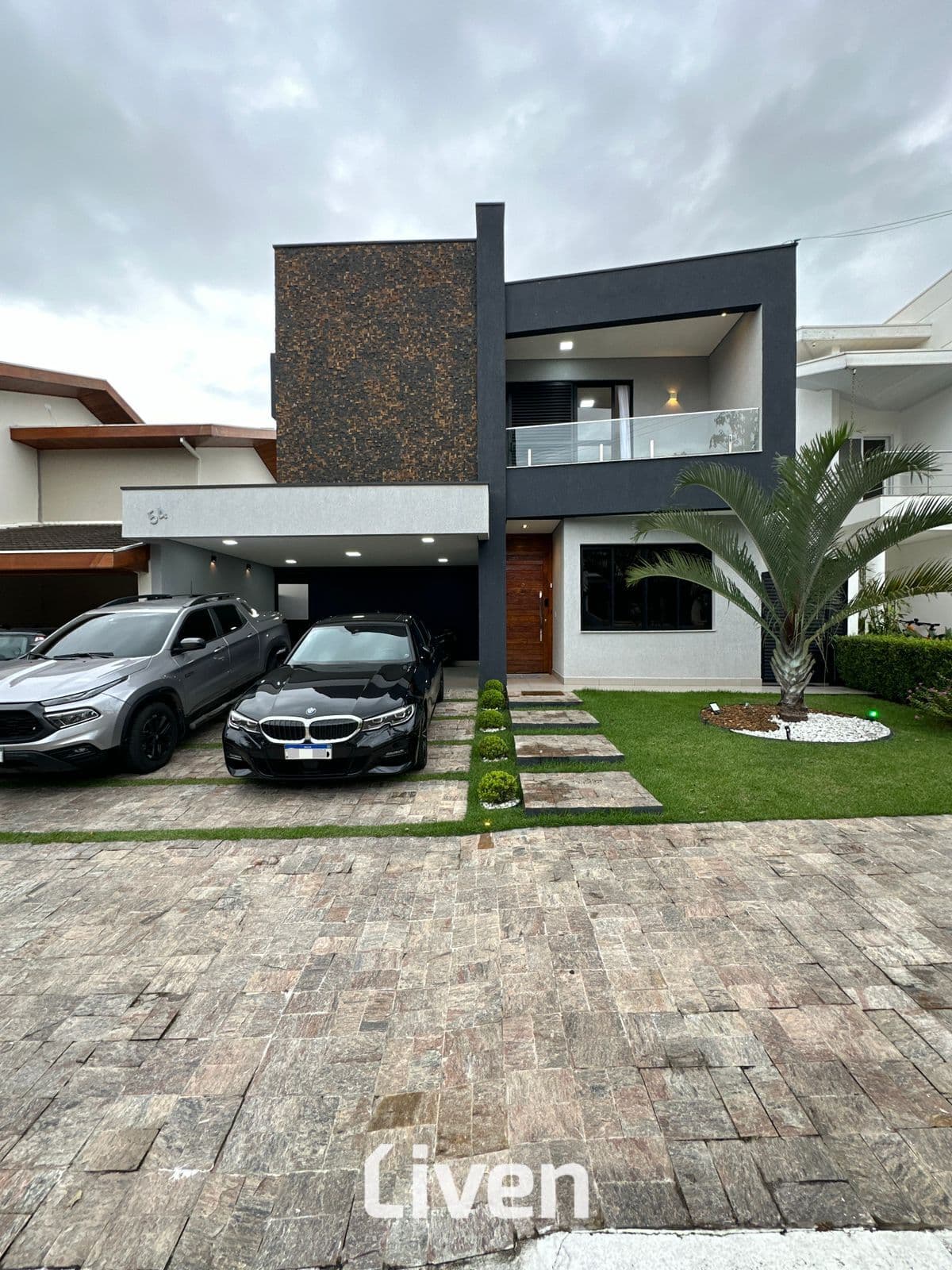 SOBRADO À VENDA COM 3 QUARTOS, 278M²