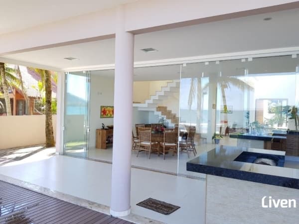 Sobrado de 324m² todo mobiliado em Ubatuba!!