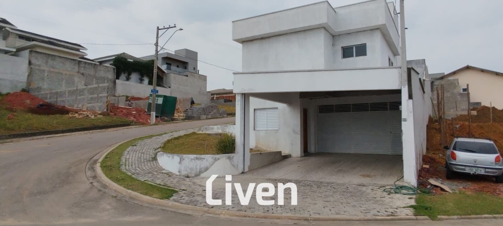 CASA À VENDA, CONDOMÍNIO FECHADO, 3 QUARTOS, 329 M²!!