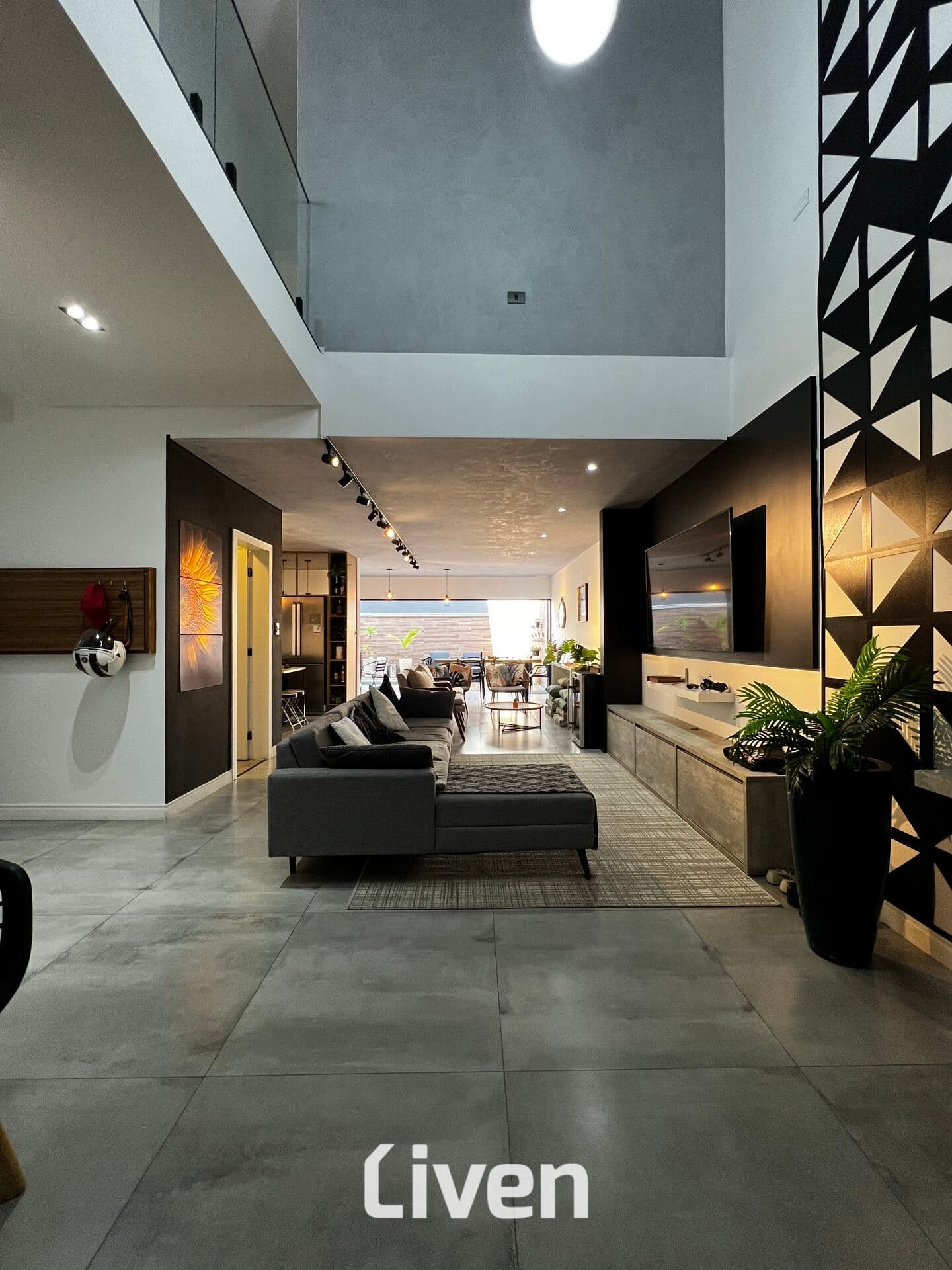 SOBRADO EM CONDOMÍNIO COM 3 QUARTOS, 269M²