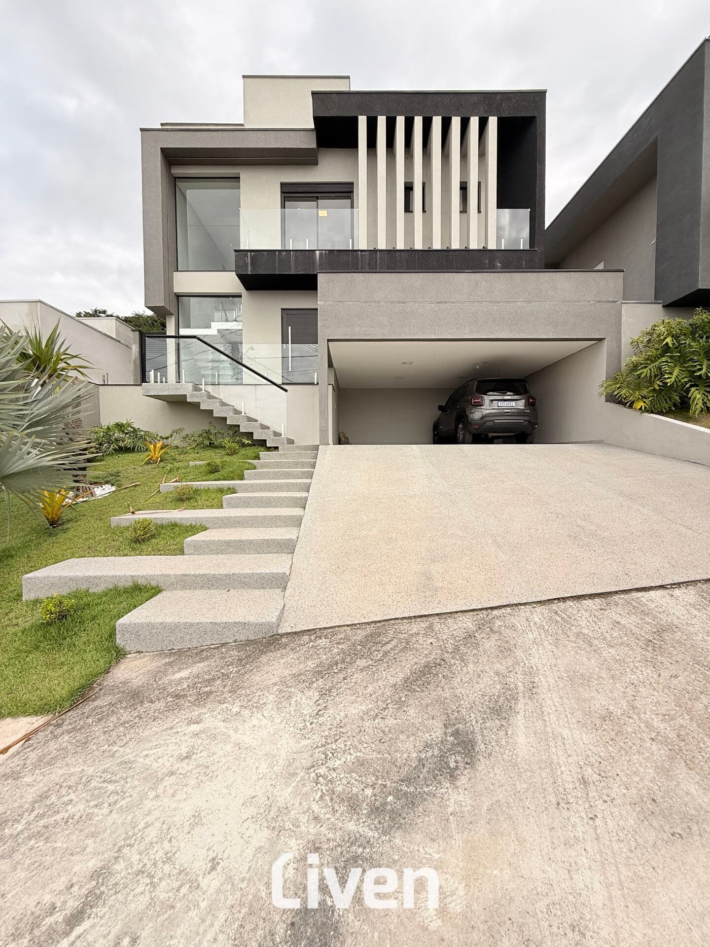 SOBRADO À VENDA COM 3 QUARTOS, 247M²