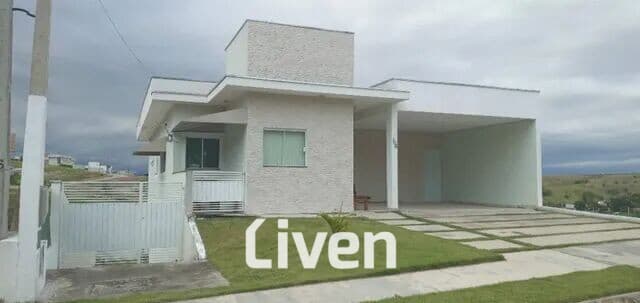 CASA À VENDA COM 3 QUARTOS, 192M²