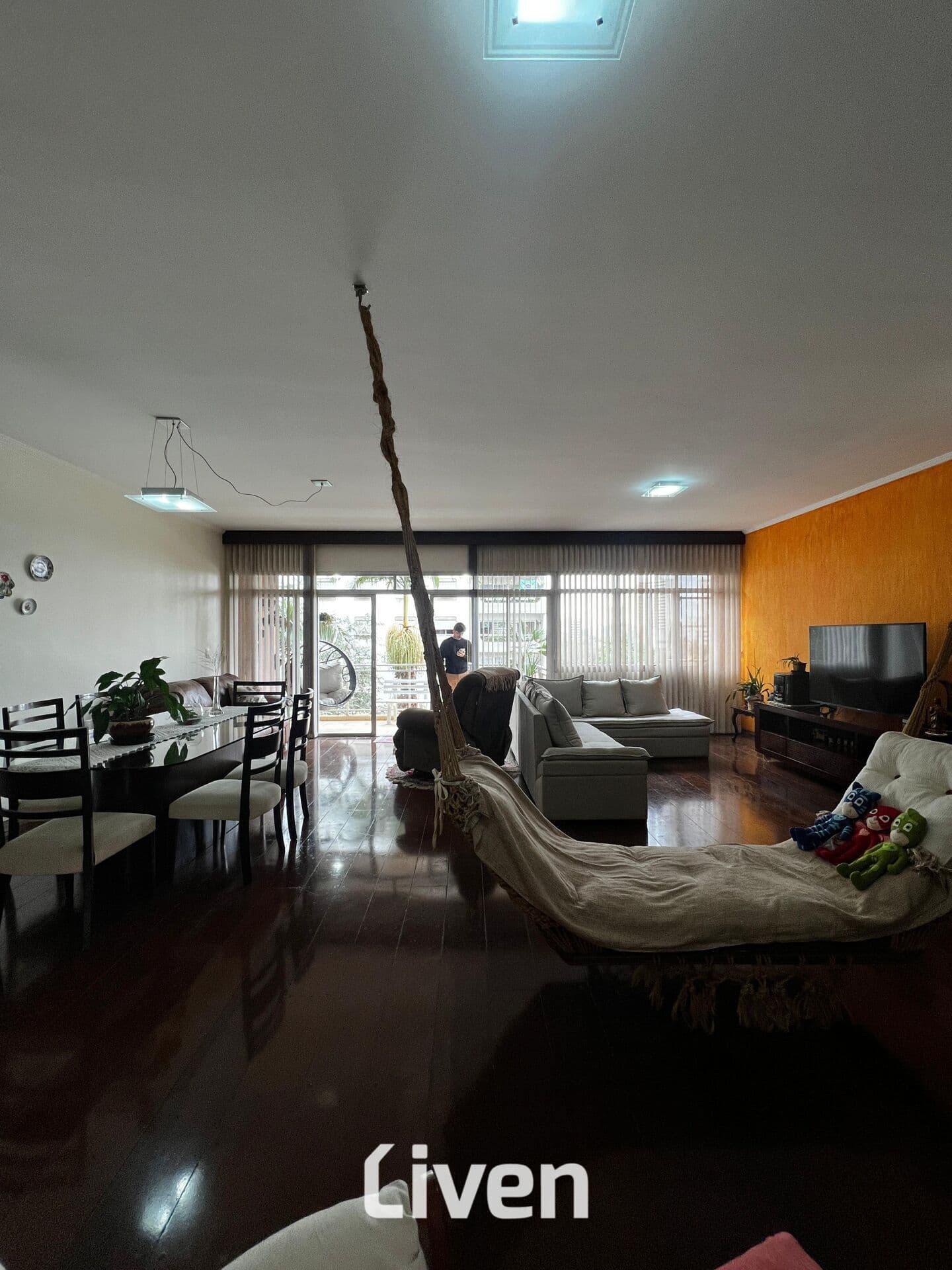 APARTAMENTO À VENDA COM 3 QUARTOS, 209M²