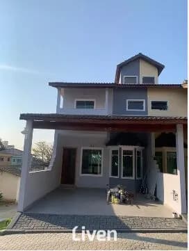 SOBRADO À VENDA, CONDOMÍNIO FECHADO, 3 QUARTOS, 100 M²!!