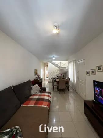 SOBRADO À VENDA COM 3 QUARTOS, 130 M² - JARDIM DAS INDÚSTRIAS!!