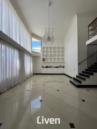 SOBRADO EM CONDOMÍNIO À VENDA COM 5 QUARTOS, 357M² NO JARDIM DAS COLINAS.