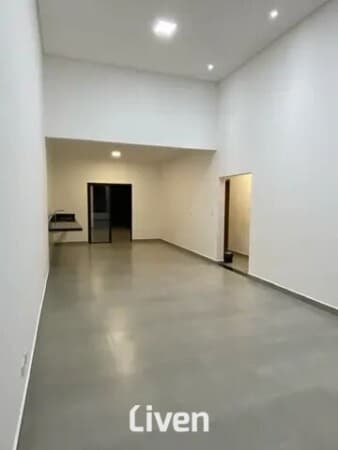 CASA À VENDA COM 3 QUARTOS, 145M²