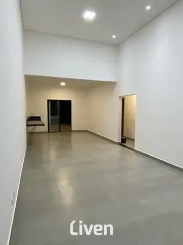 CASA À VENDA COM 3 QUARTOS, 145M²